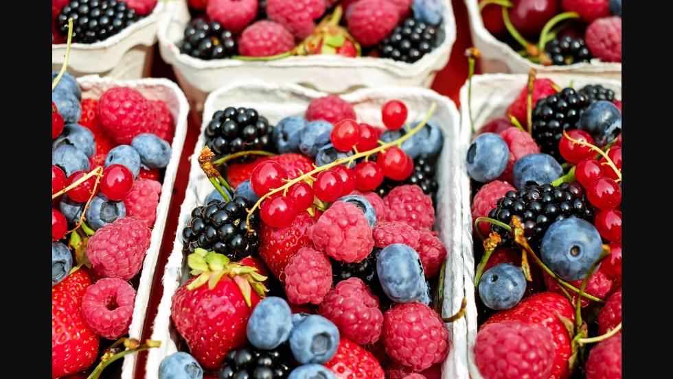 Moras, frutillas y arándanos frescos - Frutos del Bosque